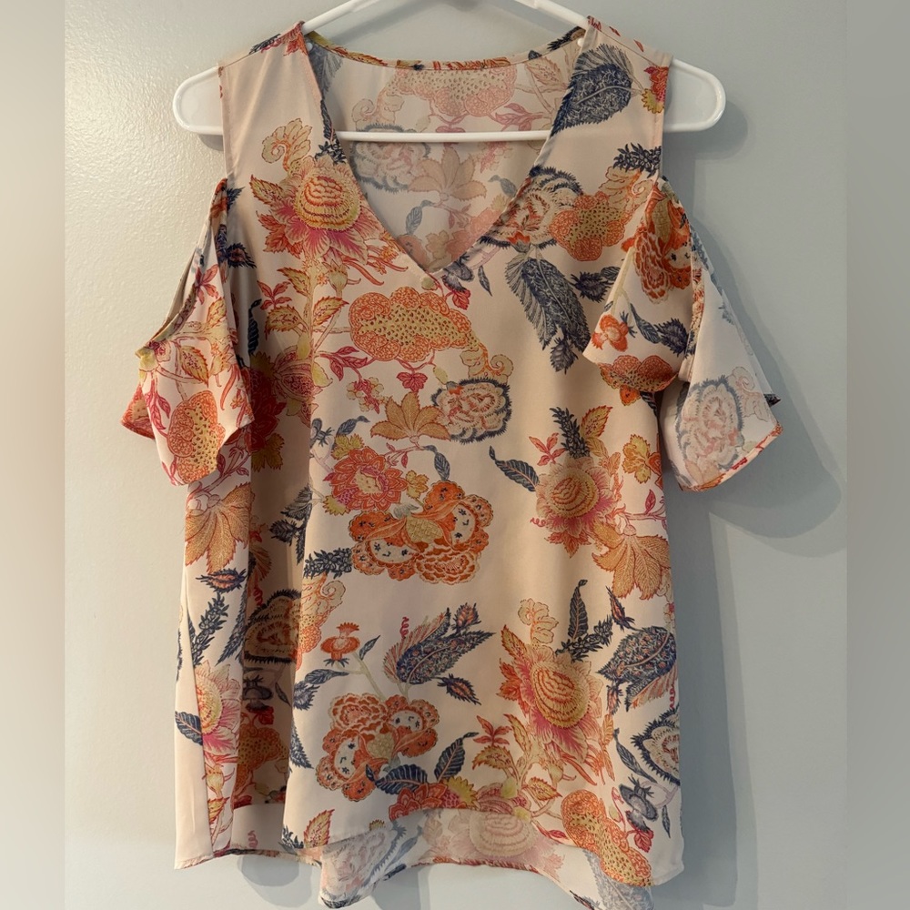 Ladie’s size medium cold shoulder blouse-peach floral